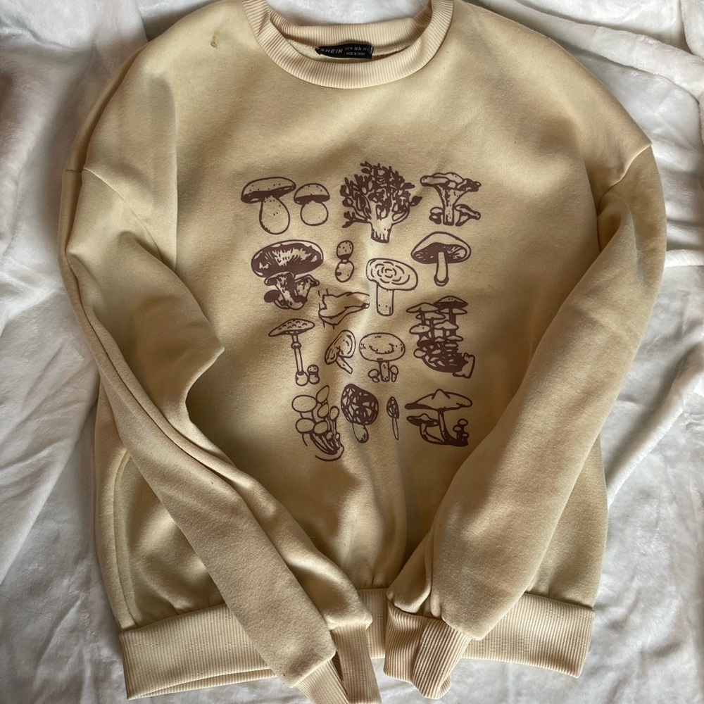 Yellow mushroom crew neck